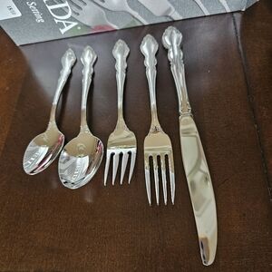 Oneida‎ Stainless Steel Heirloom Dover 5pc Place Setting USA NIB Silverware